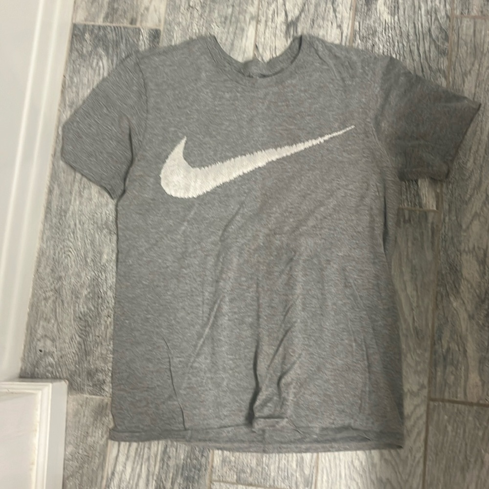Grey Nike tee